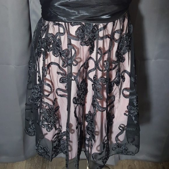 STUDIO Y FORMAL SEVERAL TO CHOOSE FROM Bridemaids - Picture 3 of 5